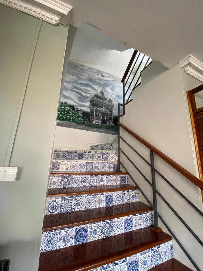 Patuxay Place Vientiane Exterior foto
